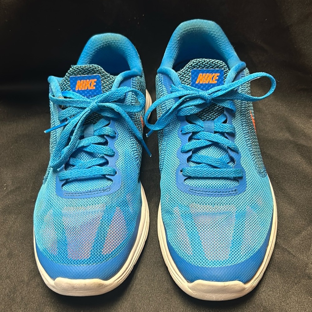 Kids Nike Revolution 3 (GS) 6Y (W8) Sneaks